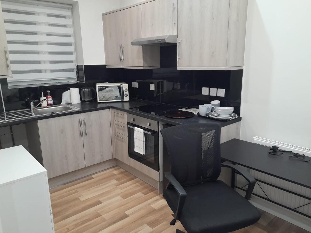 Mia Residence - Entire Studio Apartment - City View - London - Next To Ealing Broadway Station Eksteriør billede