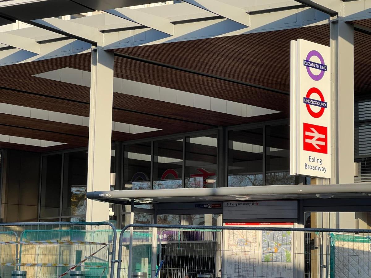 Mia Residence - Entire Studio Apartment - City View - London - Next To Ealing Broadway Station Eksteriør billede