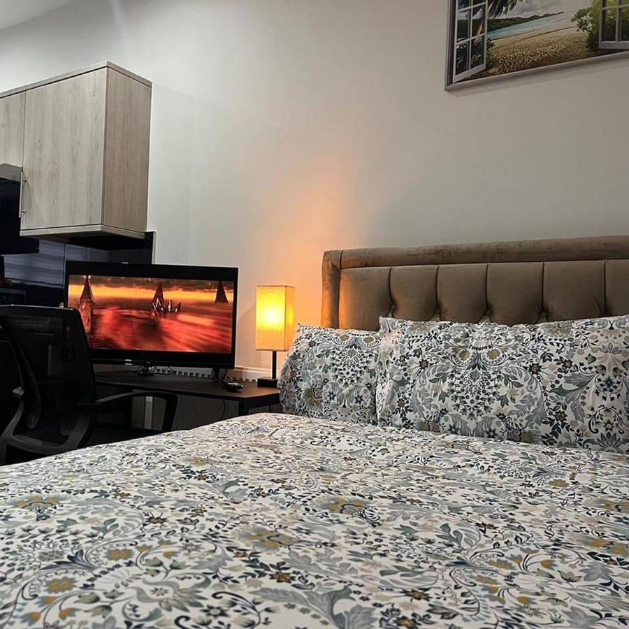 Mia Residence - Entire Studio Apartment - City View - London - Next To Ealing Broadway Station Eksteriør billede