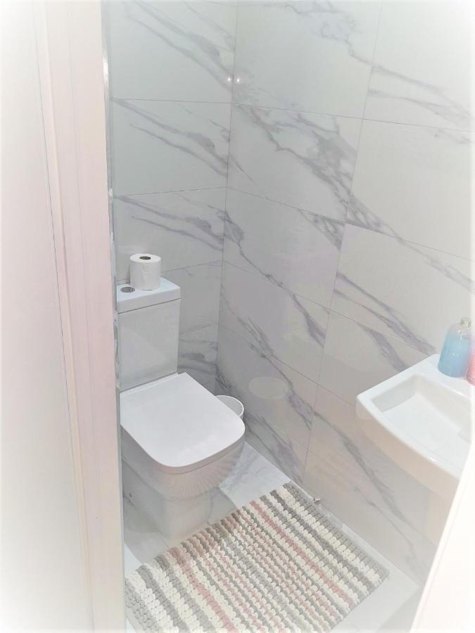 Mia Residence - Entire Studio Apartment - City View - London - Next To Ealing Broadway Station Eksteriør billede