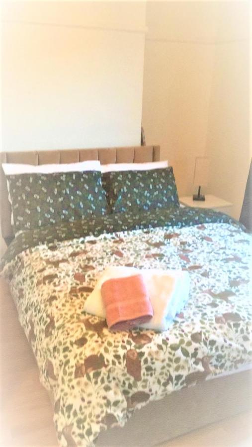 Mia Residence - Entire Studio Apartment - City View - London - Next To Ealing Broadway Station Eksteriør billede