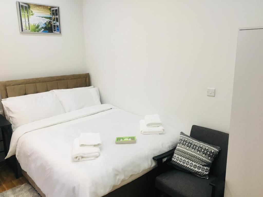Mia Residence - Entire Studio Apartment - City View - London - Next To Ealing Broadway Station Eksteriør billede