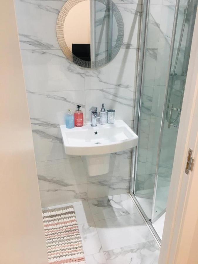 Mia Residence - Entire Studio Apartment - City View - London - Next To Ealing Broadway Station Eksteriør billede